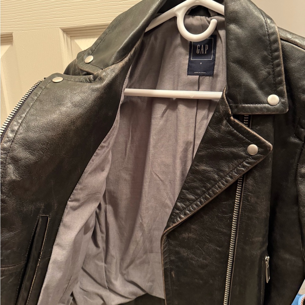 GAP leather biker jacket Small - image 3